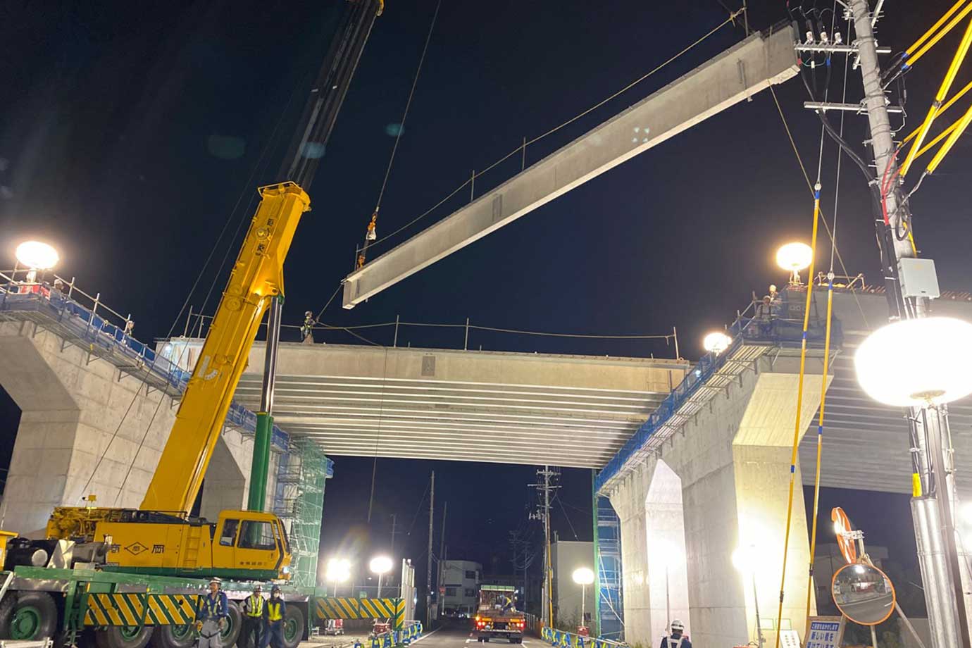 平晋建設株式会社施工事例 東部幹線 橋梁上部工整備工事 主桁架設状況