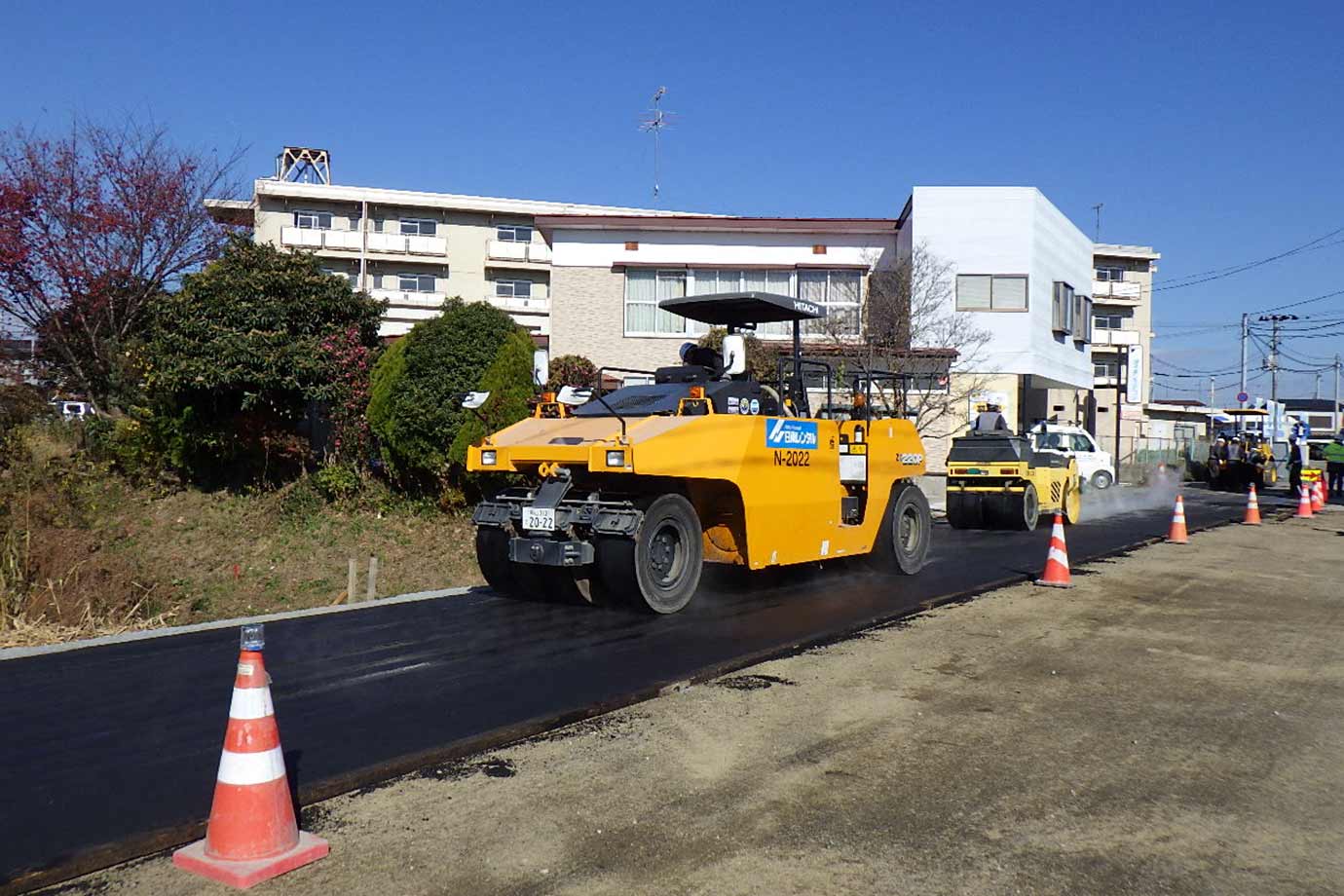 平晋建設株式会社施工事例 下河原上川原線 道路改良工事 アスファルト舗設状況