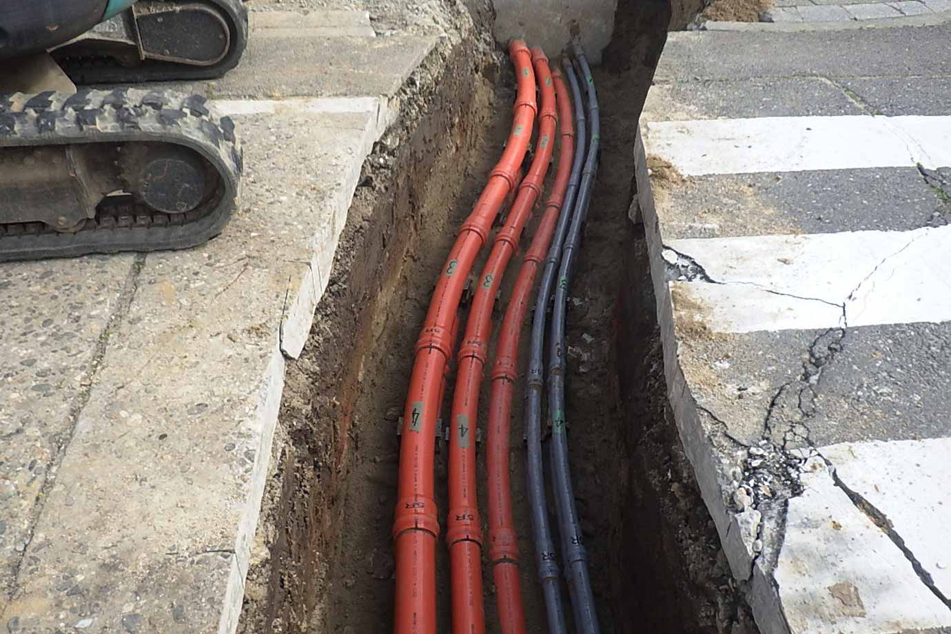 平晋建設株式会社施工事例 街路(交付[街路])工事(電線共同溝) 配管完了