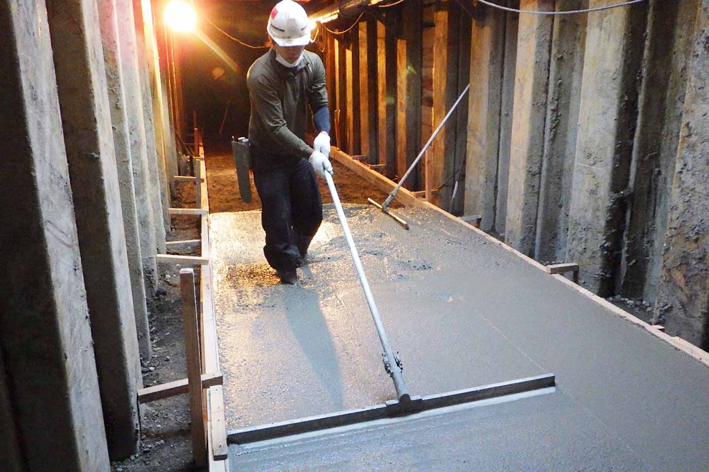 平晋建設株式会社施工事例 168号雨水幹線流入管 公共下水道築造工事 第3工区 BOXカルバートベースコンクリート打設